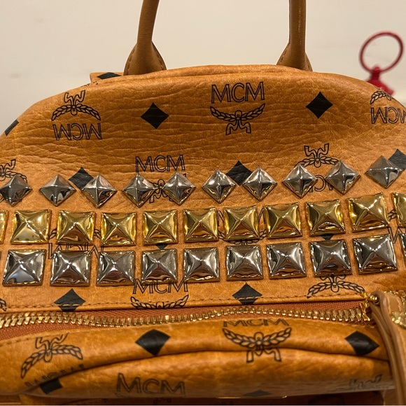 Backpack - Picture 7 of 13